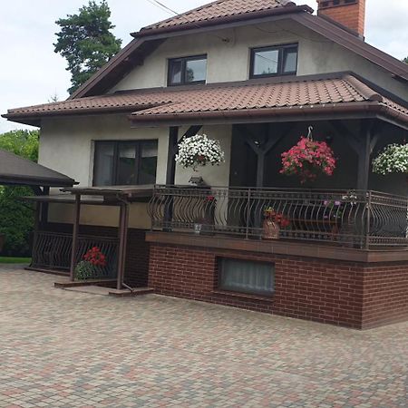 Pokoje Goscinne U Marka Tuszyn Ngoại thất bức ảnh